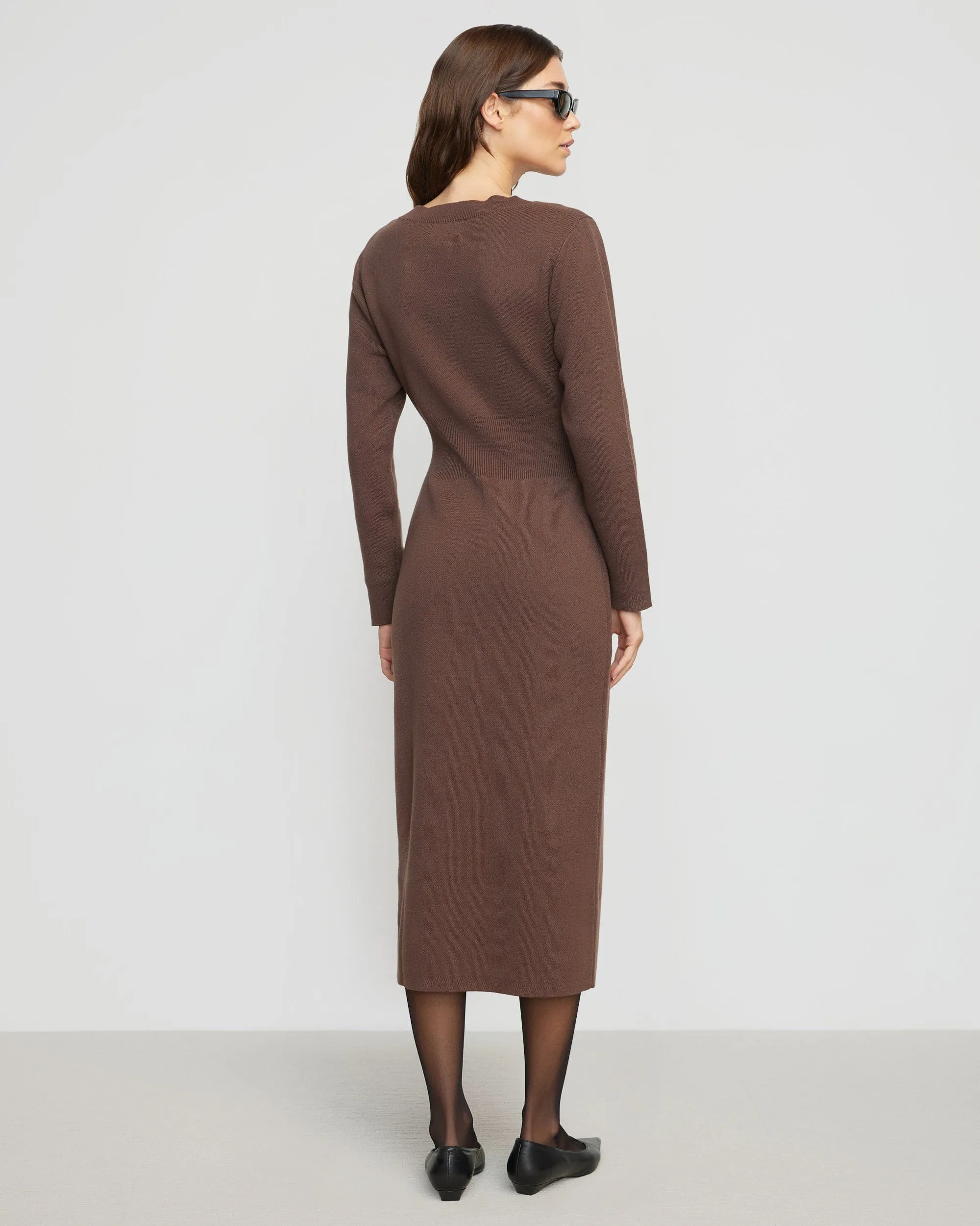 Robe pull Bora à col V et épaules dénudées