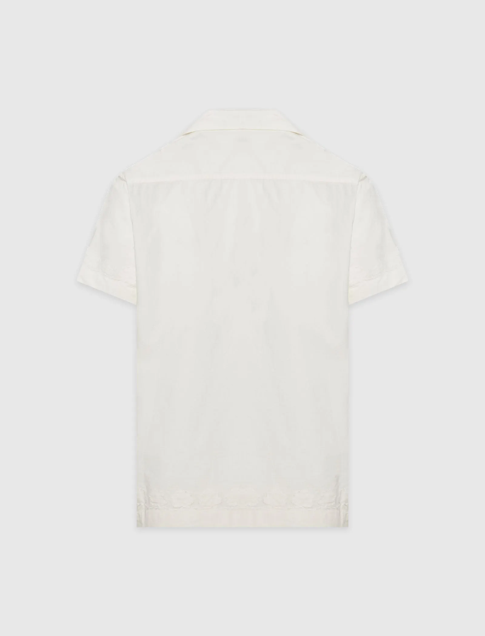 CHEMISE CARDINALE À APPLIQUÉ