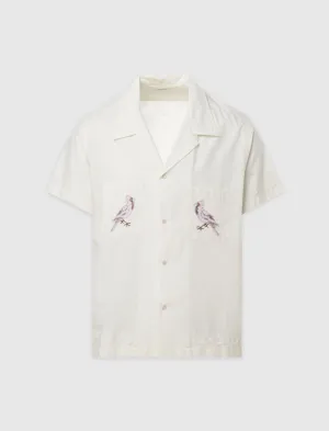 CHEMISE CARDINALE À APPLIQUÉ
