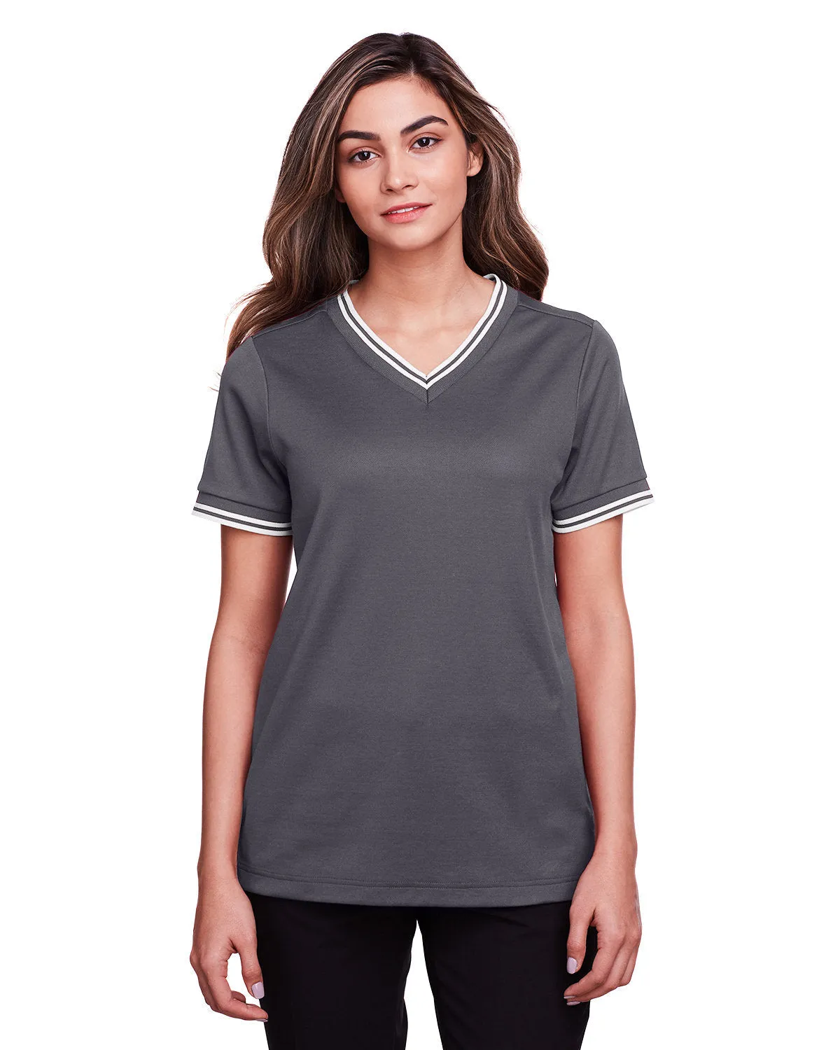 Devon & Jones DG20CW Polo pour Femme CrownLux Performance à Col en V Plissé et Boutonné