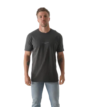 T-shirt Hideout en noir délavé