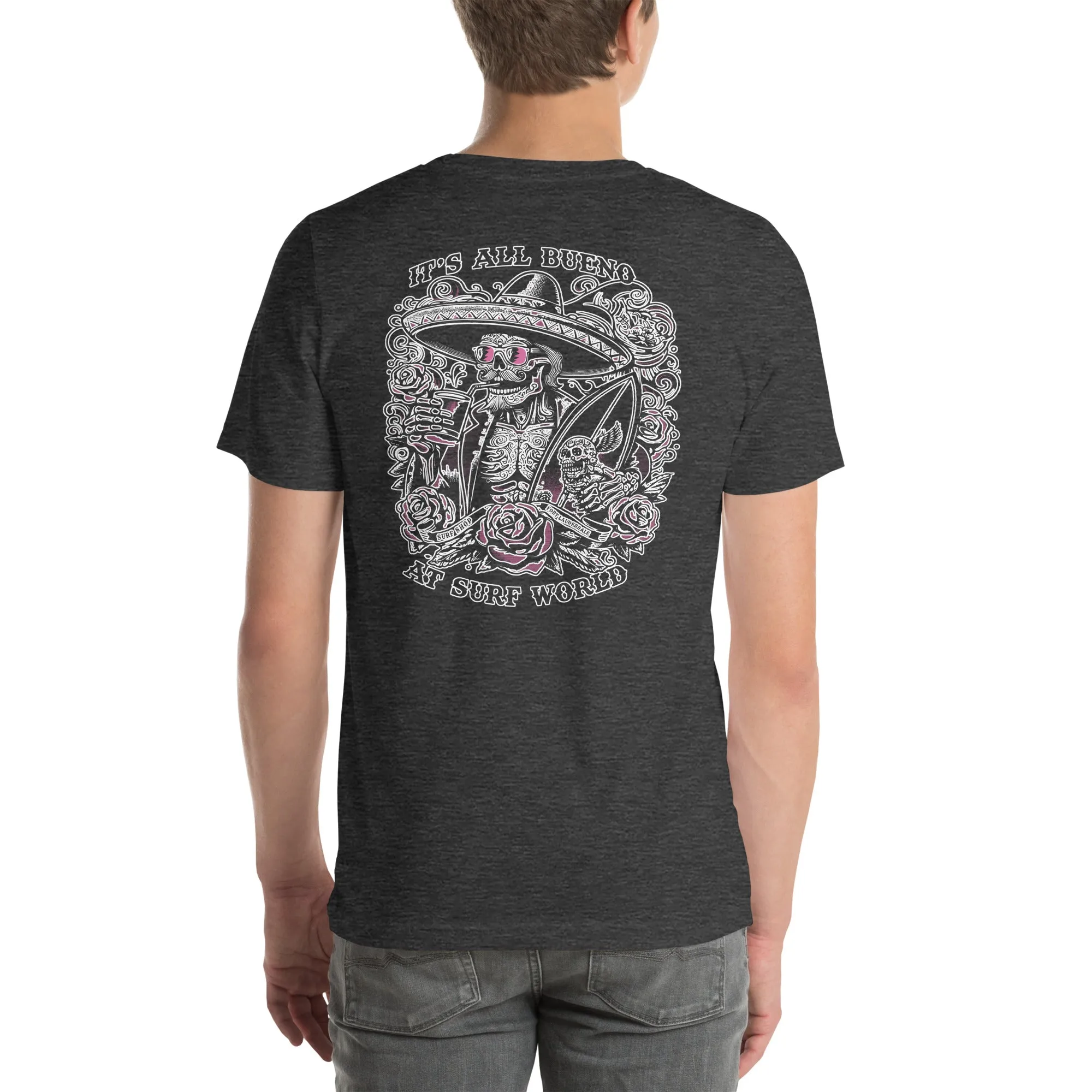 Tout est Bueno avec le T-shirt Surf World sur fonds foncés