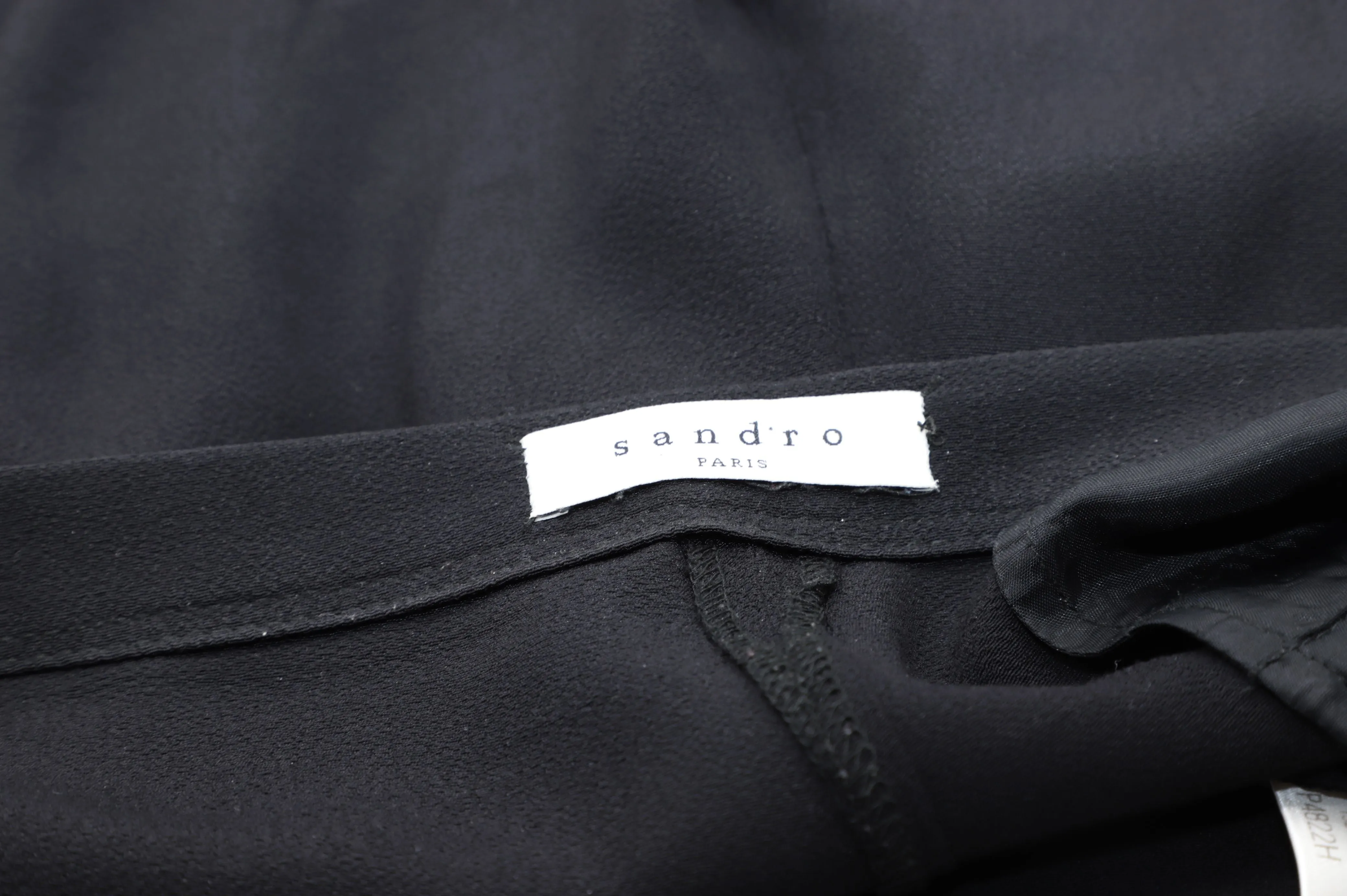 Pantalon droit Sandro Paris avec poche à zip en viscose noire