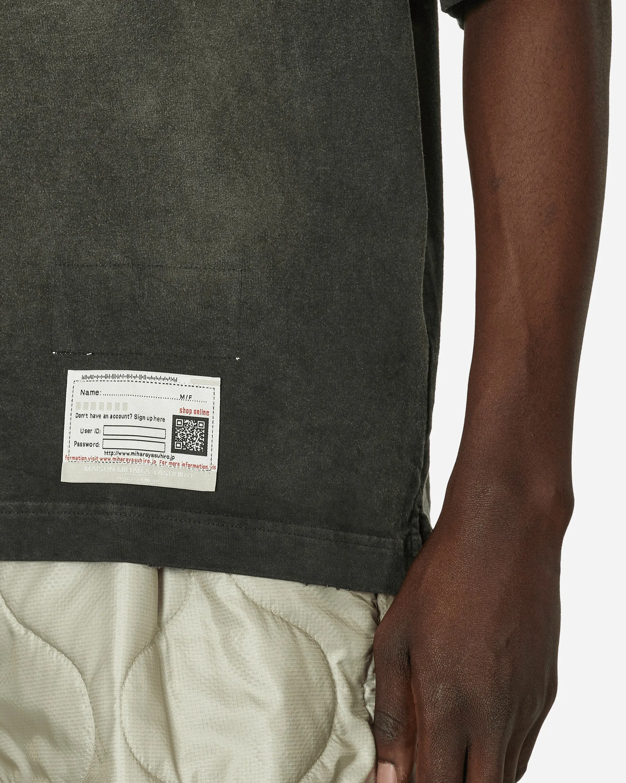T-Shirt Noir Décoloré par le Soleil