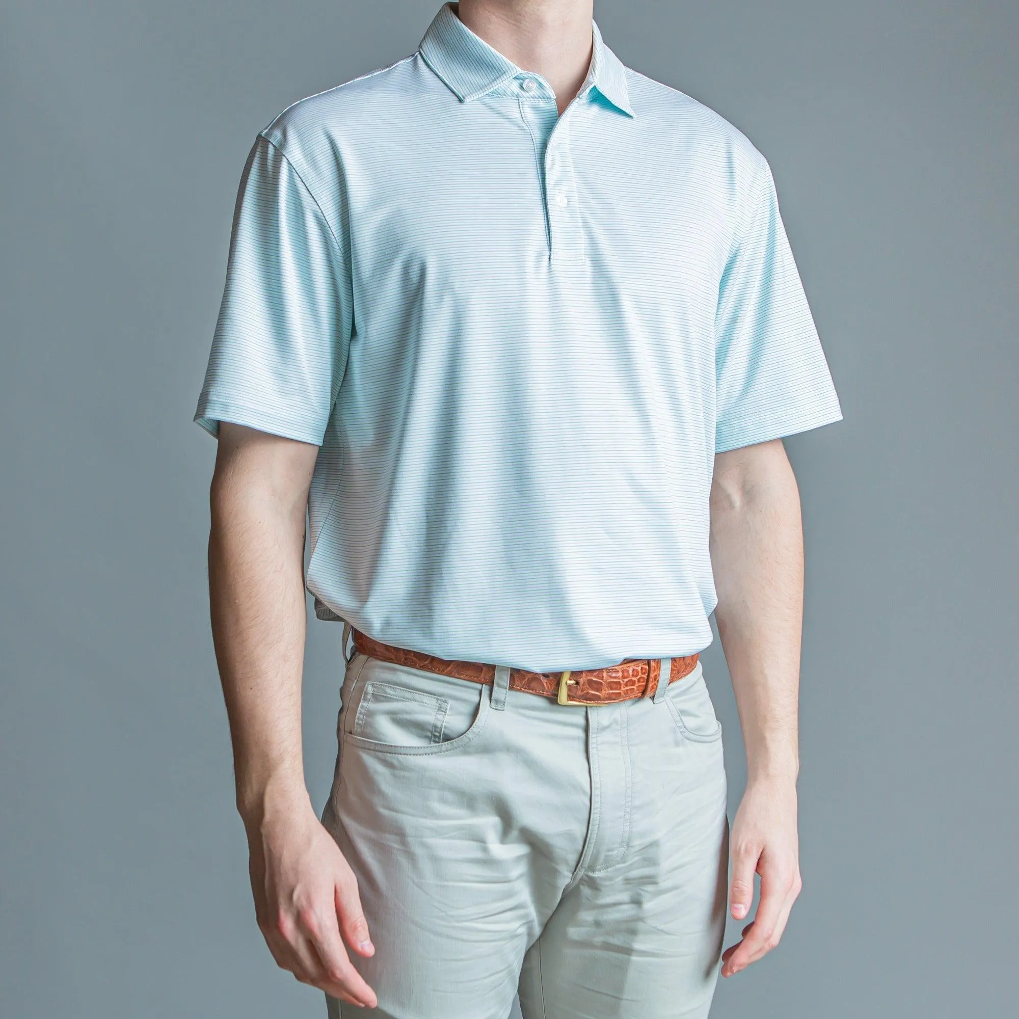 Polo de Performance Tour Stripe - Bleu/Vert