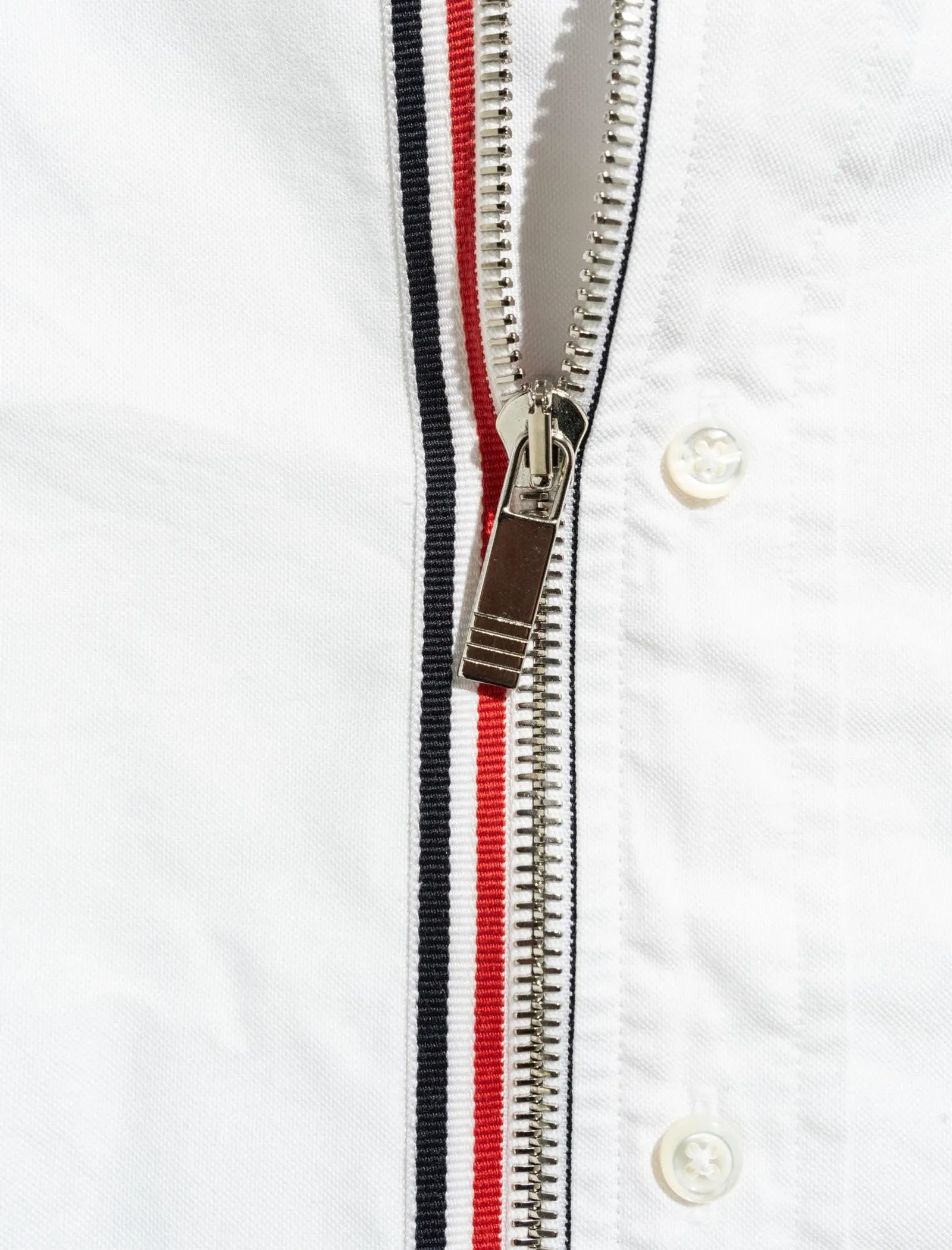 CHEMISSON À ZIP AVANT